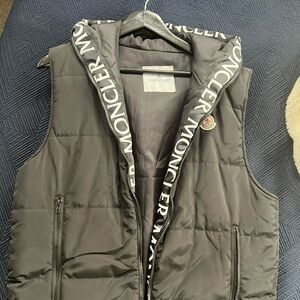Moncler puff vest jacket with visible interior Moncler logo size XL